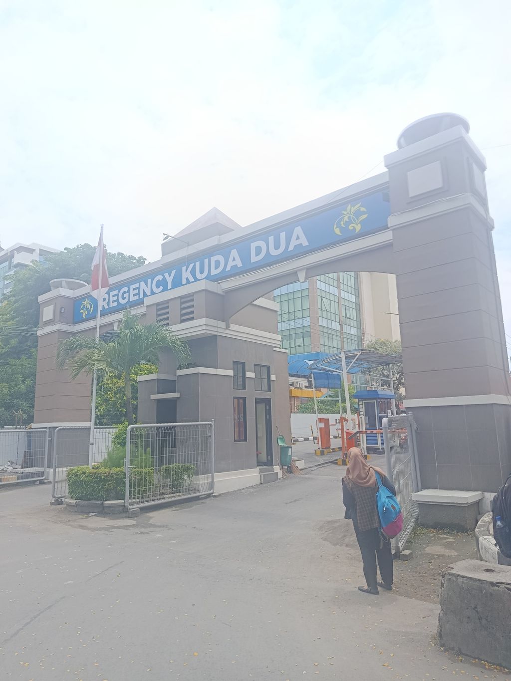 foto gerbang perumahan RUKO MANGGA DUA - ATMOST