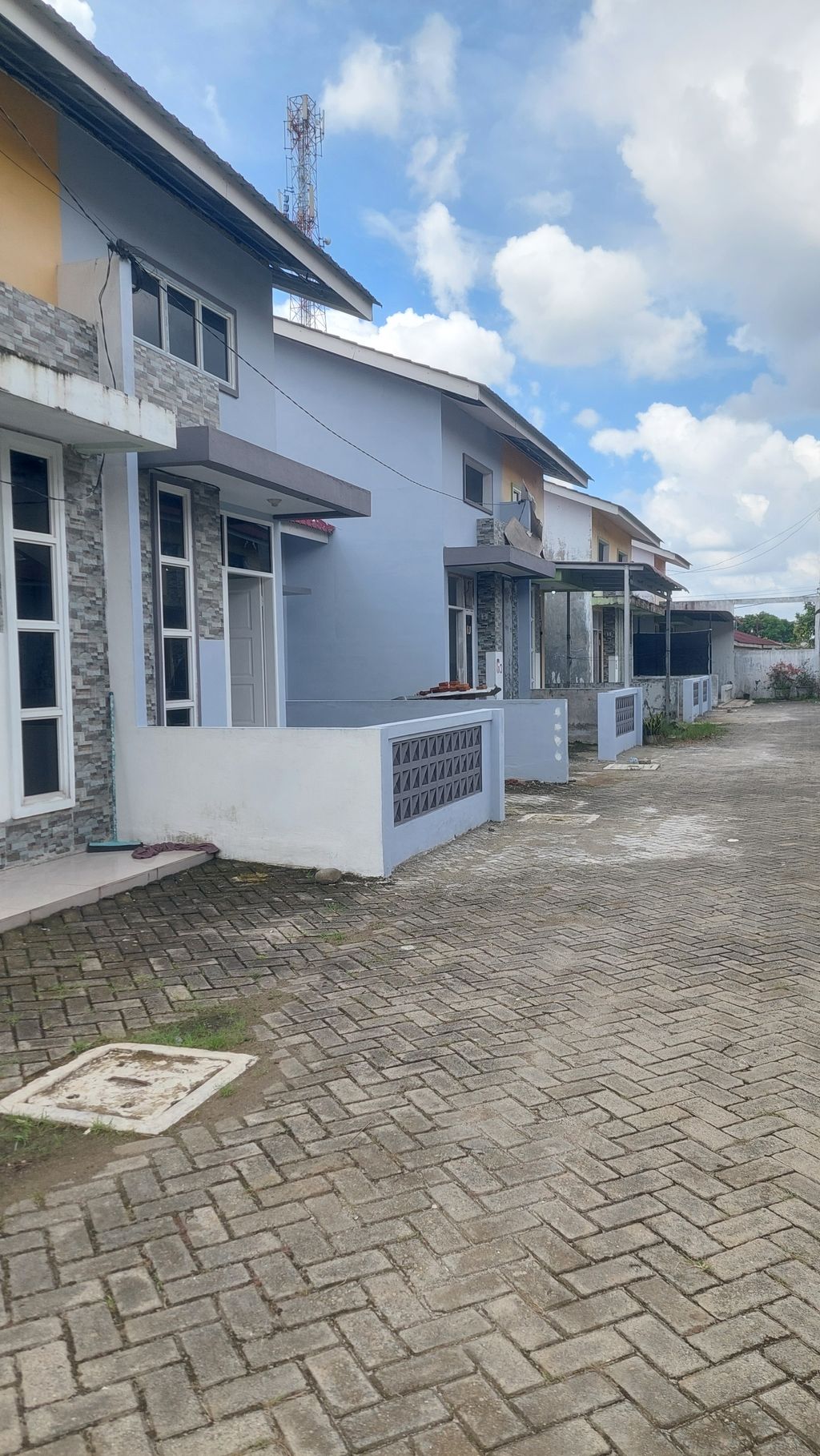 foto posisi tengah perumahan Graha Rasmi Residence
