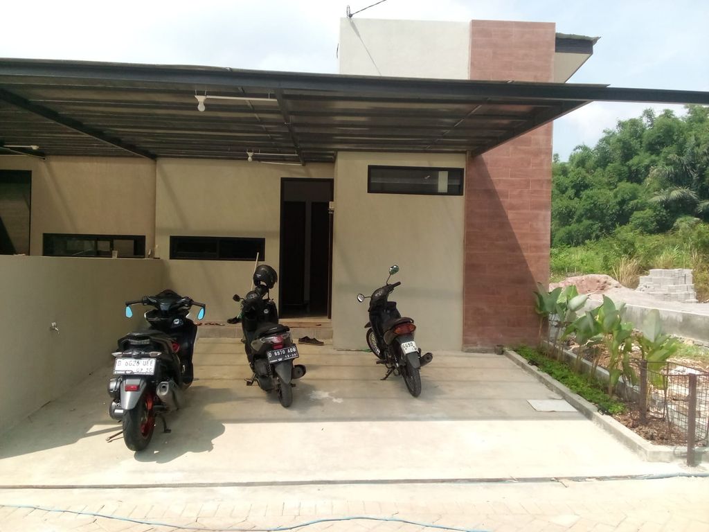foto tampak rumah tipe F13 perumahan D'Paradiso