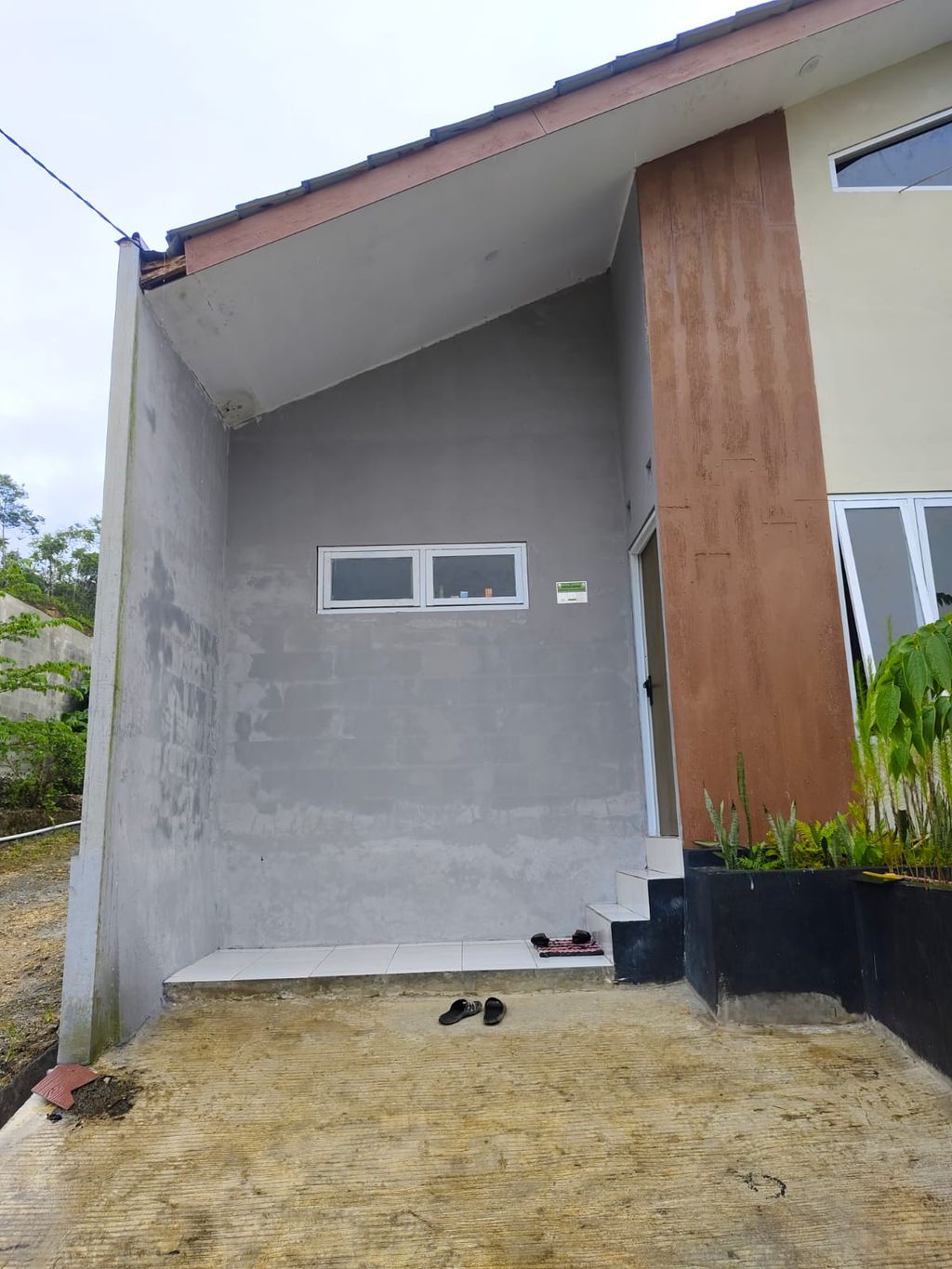 foto tampak rumah tipe subsidi perumahan VICTORIA RESIDENCE HILL