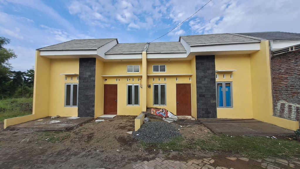 foto tampak rumah tipe 30/60 perumahan THE PASURUAN CITY