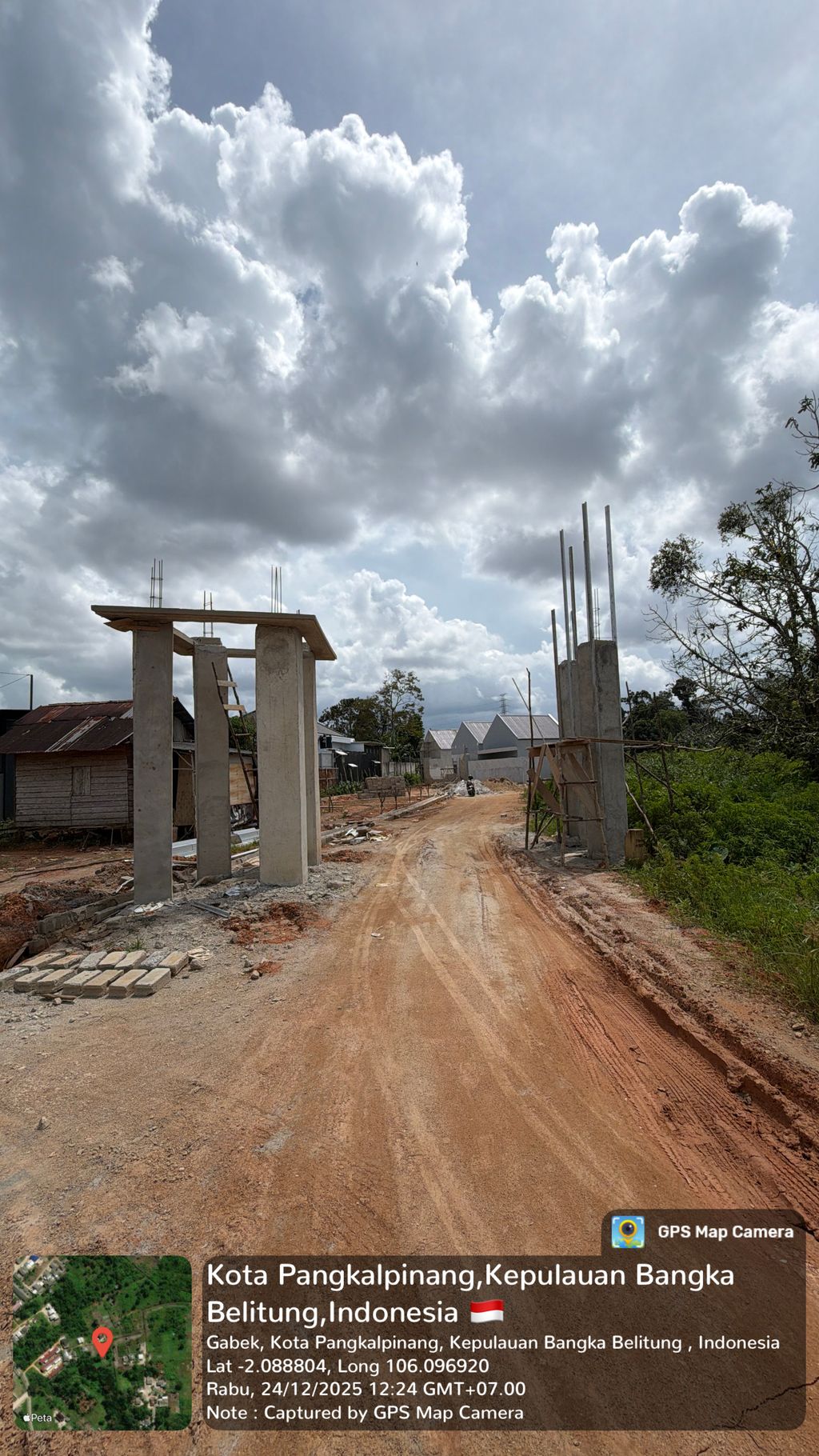 foto gerbang perumahan GANTUNG BRIDGE RESIDENCE