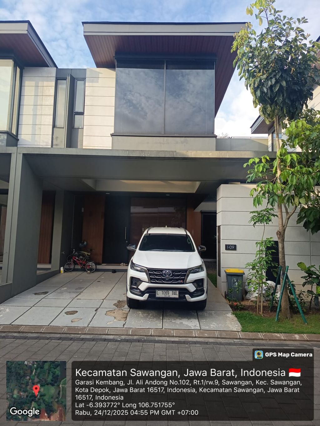 foto tampak rumah tipe Tilia I-010 - Portico perumahan Shila At Sawangan