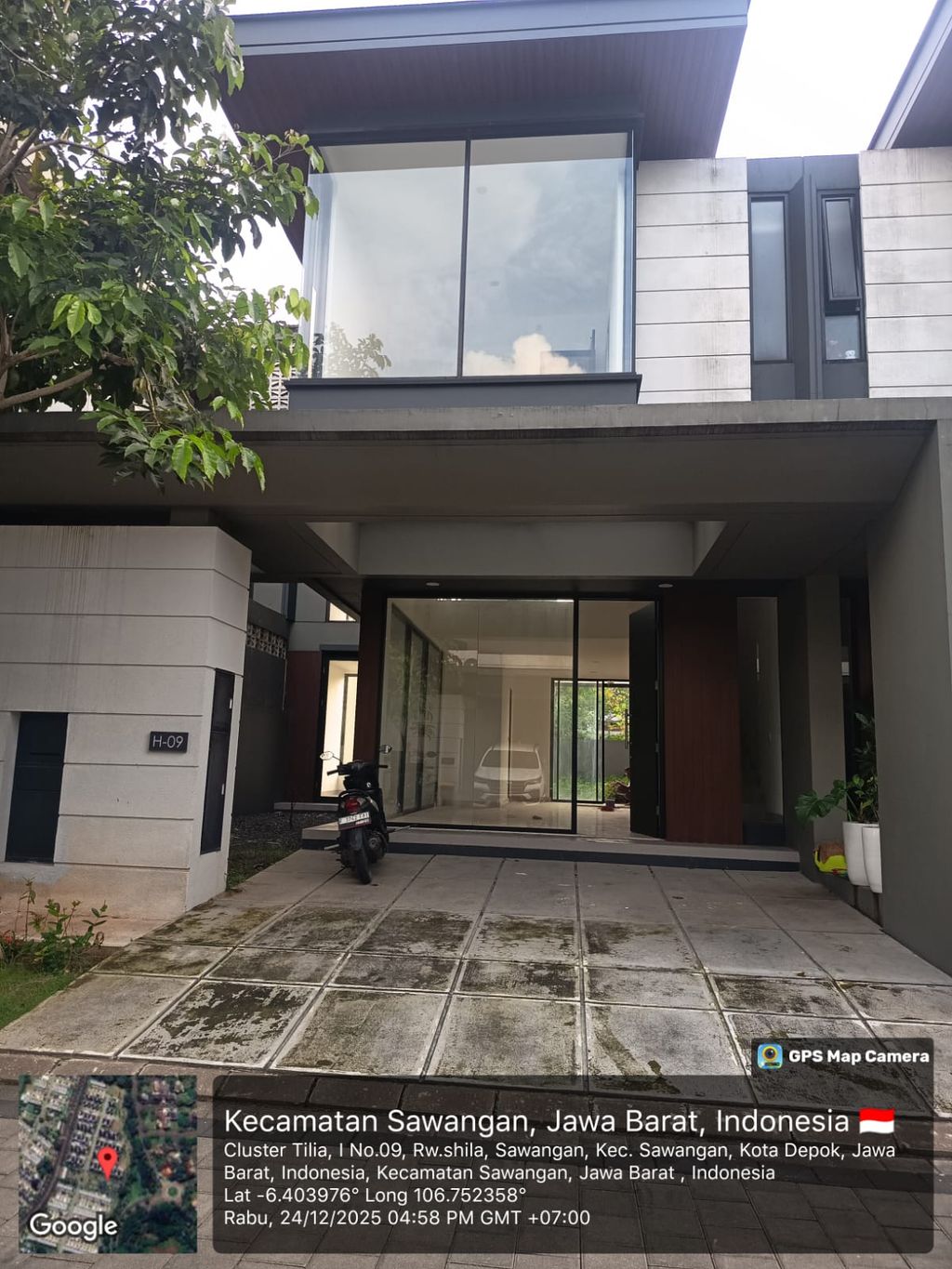 foto tampak rumah tipe Tilia H-009 - Portico perumahan Shila At Sawangan