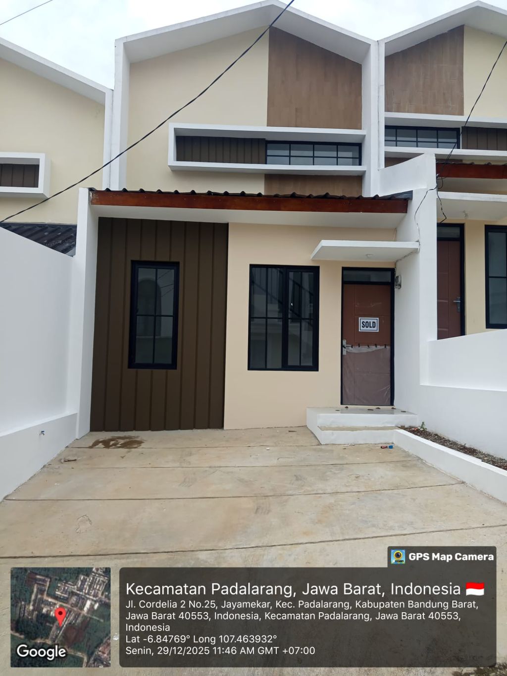 foto tampak rumah tipe 32 Superimposed Japanesse (323) perumahan G-Land Padalarang Valley