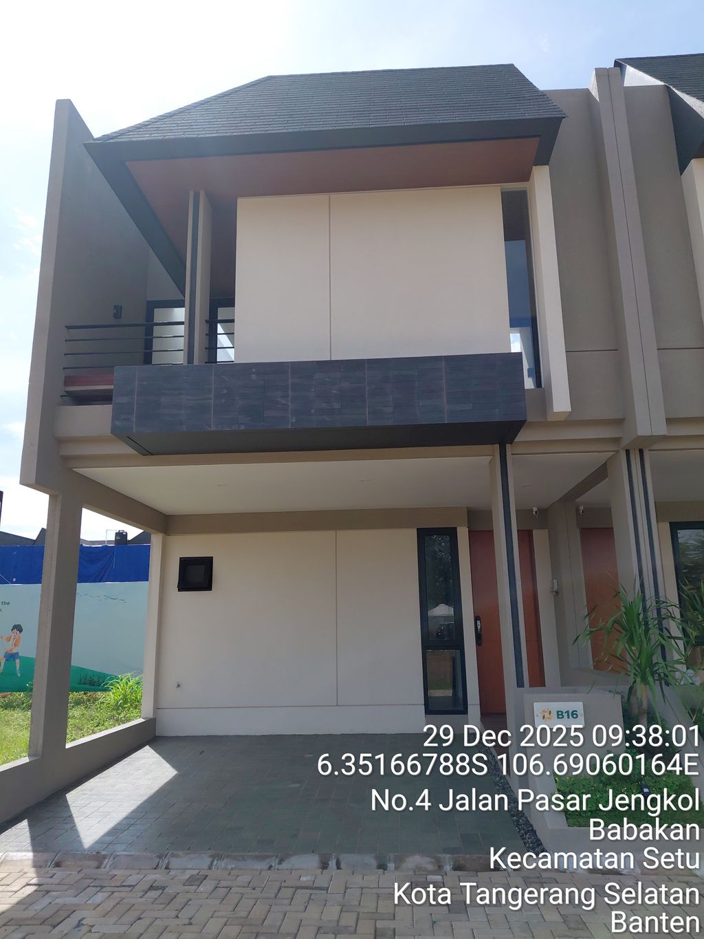 foto contoh rumah perumahan Kinary House