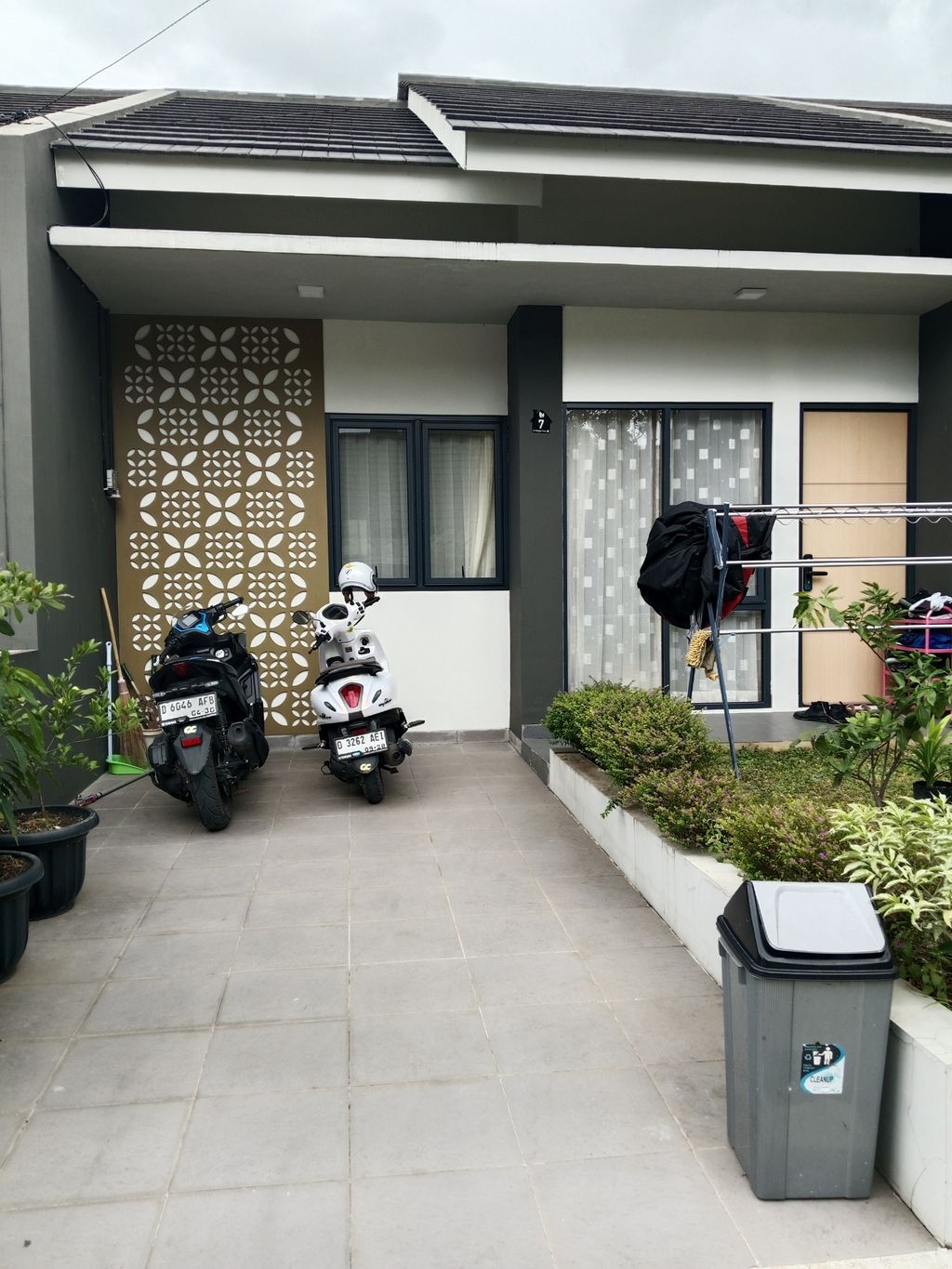 foto tampak rumah tipe 36/84 perumahan DAMAR MAS REGENSI