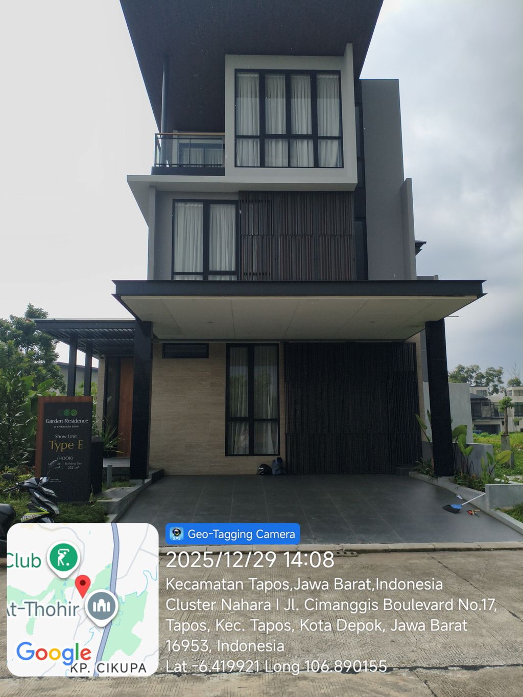 foto tampak rumah tipe E perumahan GARDEN RESIDENCE