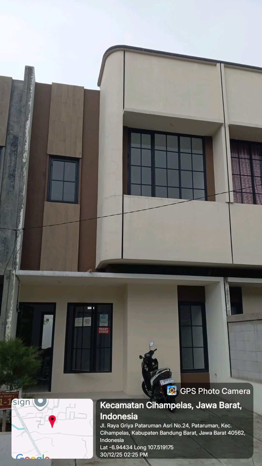 foto tampak rumah tipe 47 Compact High Ceiling (3KT) (374) perumahan Griya Pataruman Asri 2
