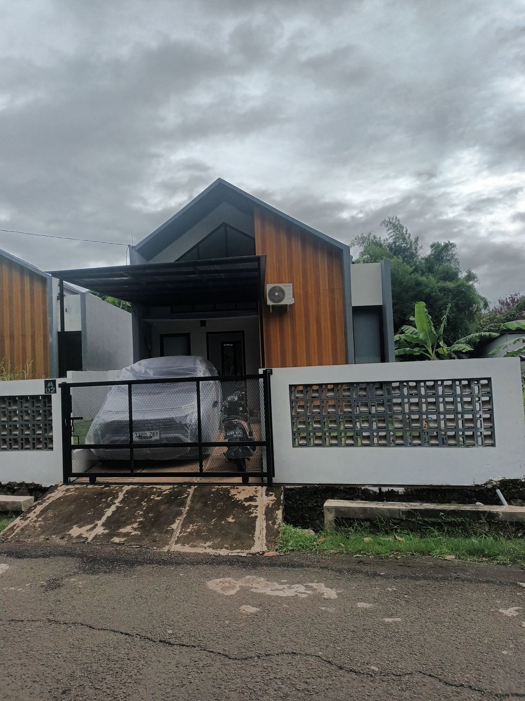 foto tampak rumah tipe T34 A 02 perumahan VILLA CASABLANCA