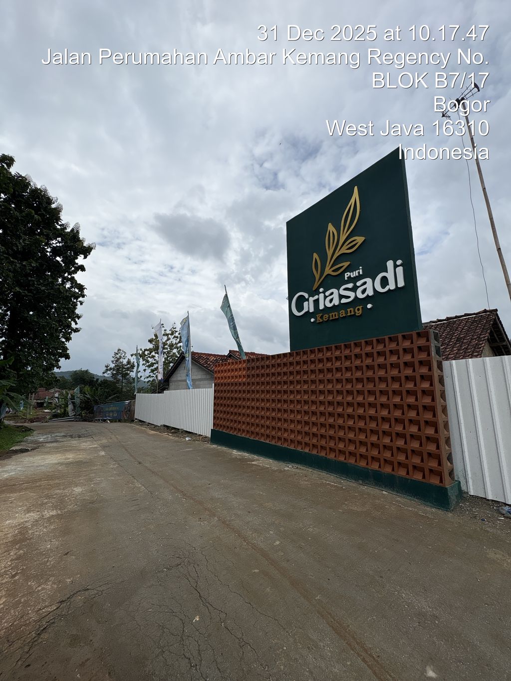 foto gerbang perumahan PURI GRIASADI KEMANG