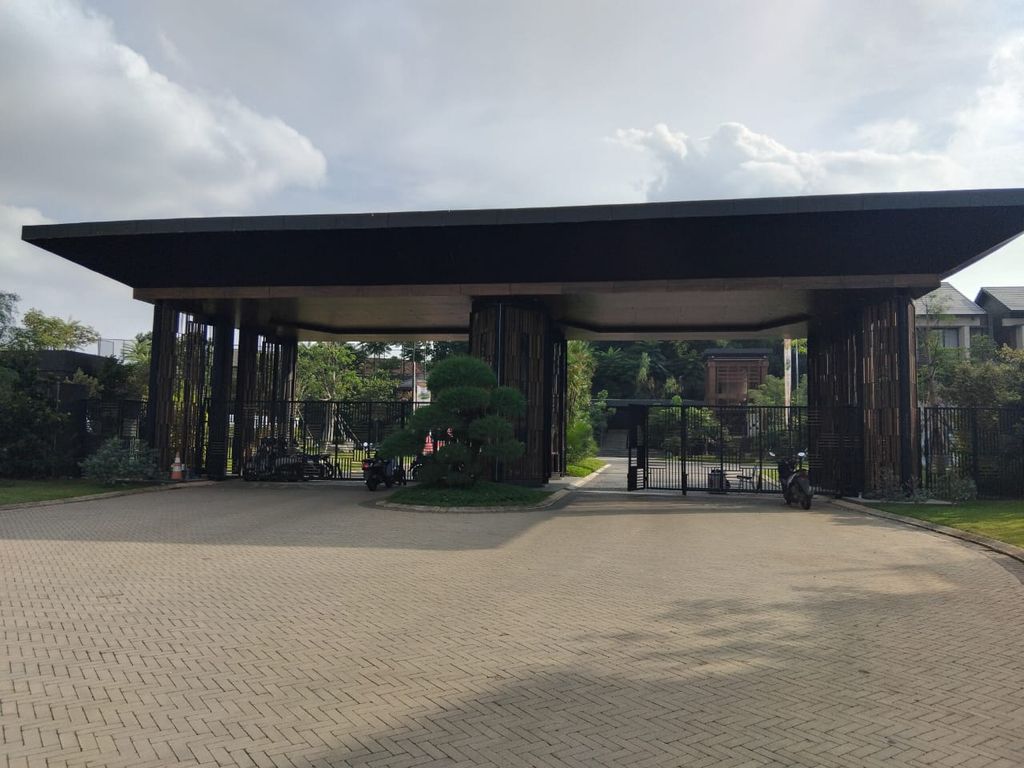 foto gerbang perumahan HIERA - Cluster Wynyard