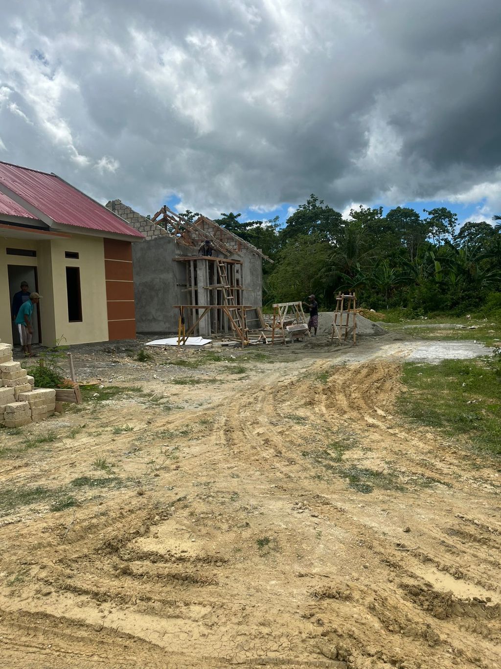 foto posisi tengah perumahan HOLTEKAMP INDAH BLOK B