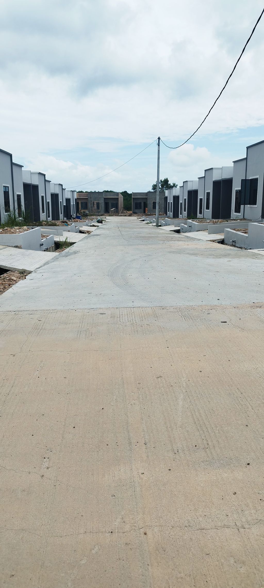 foto posisi tengah perumahan BLOK SERUNI KAWASAN DEVIN SPRING GARDEN