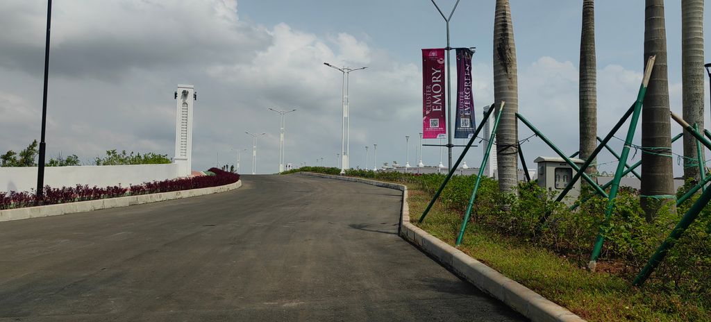 foto posisi tengah perumahan Parkland Podomoro