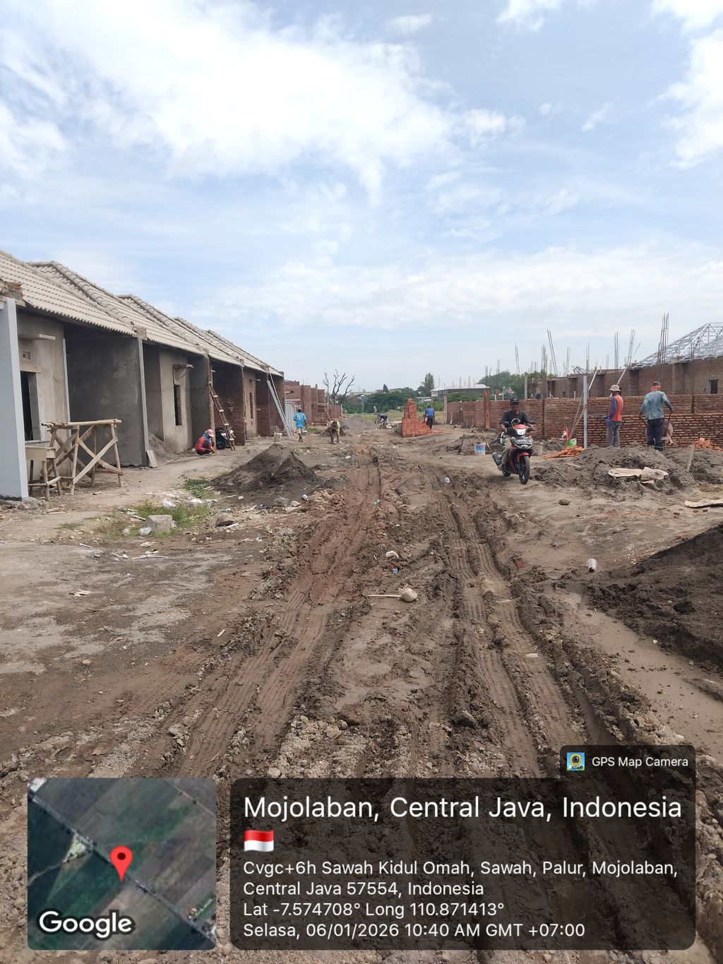 foto posisi tengah perumahan HOME PALUR