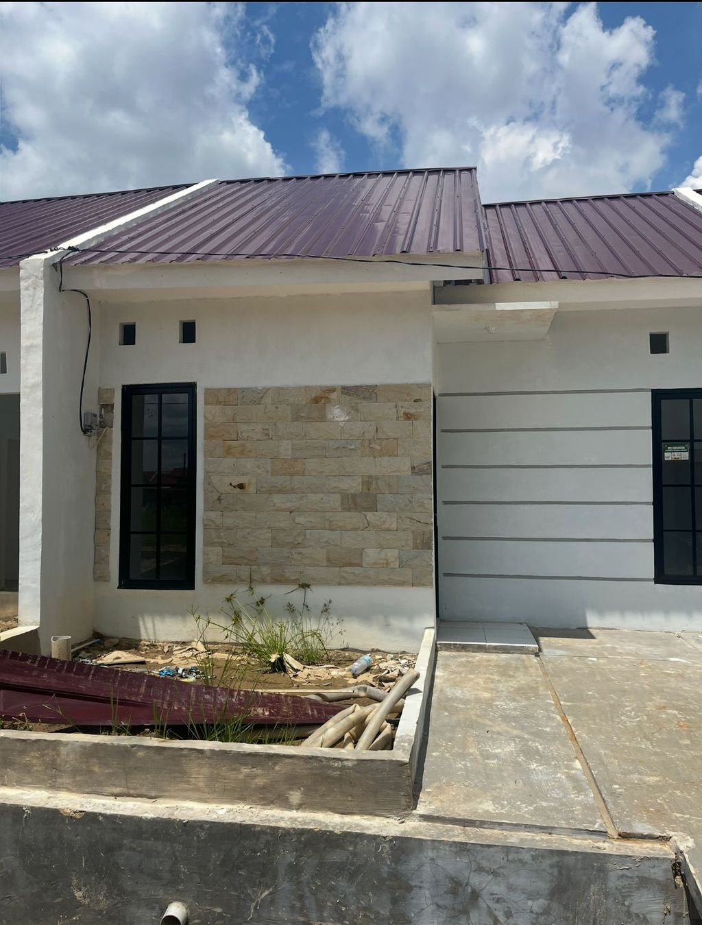 foto tampak rumah tipe 36/72 perumahan Palaran Indah Residence II