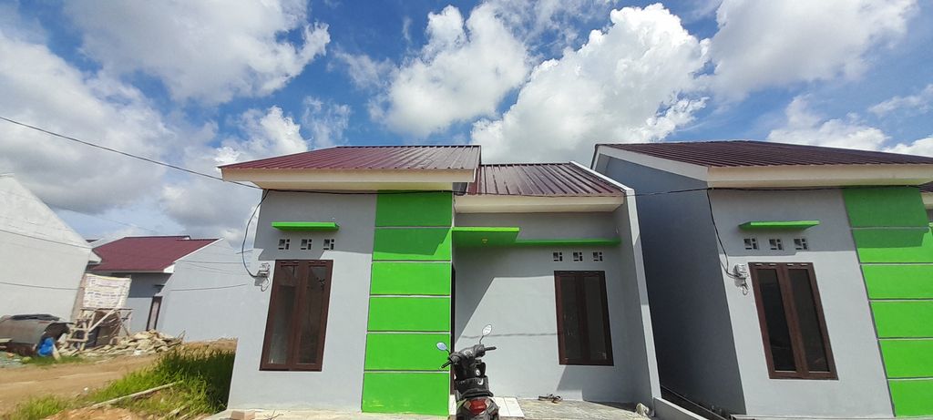 foto tampak rumah tipe 36/96 perumahan Grand Permata Hijau