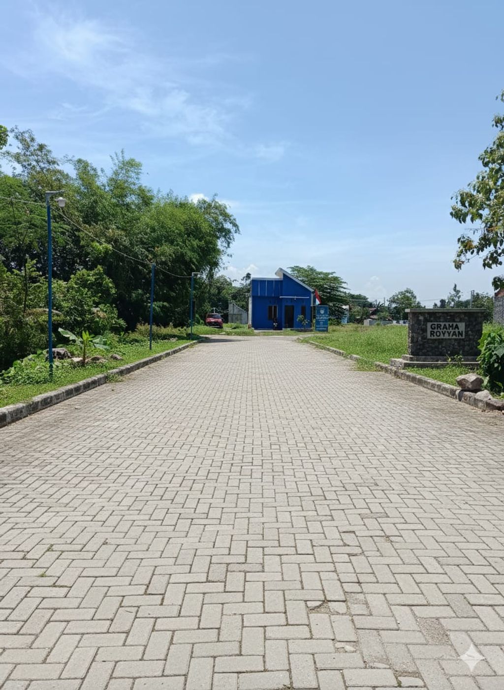 foto gerbang perumahan GRAHA ROYYAN AJUNG 2