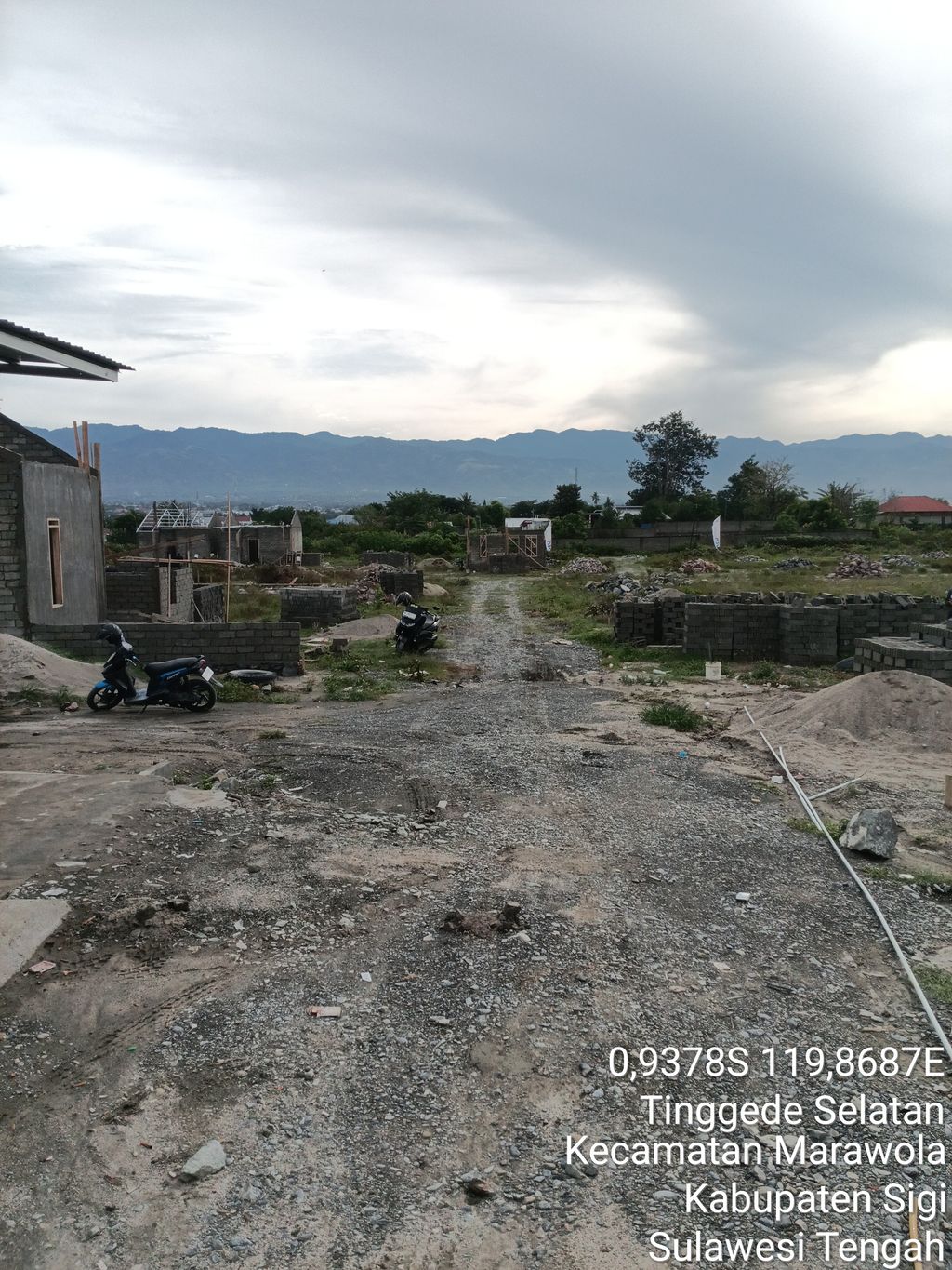 foto gerbang perumahan GRIYA PERMATA 2 TINGGEDE