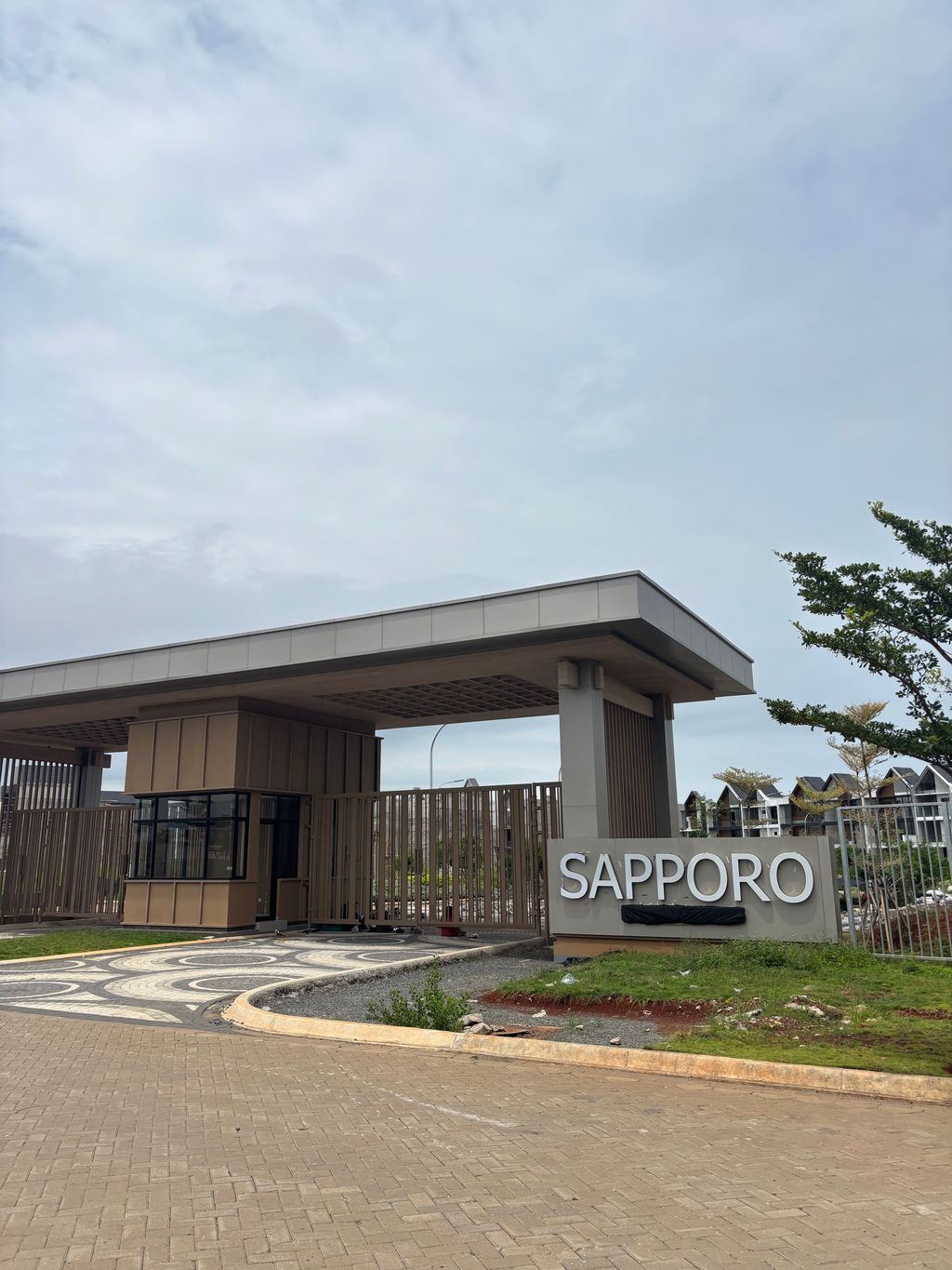 foto gerbang perumahan SHM - CLUSTER SAPPORO