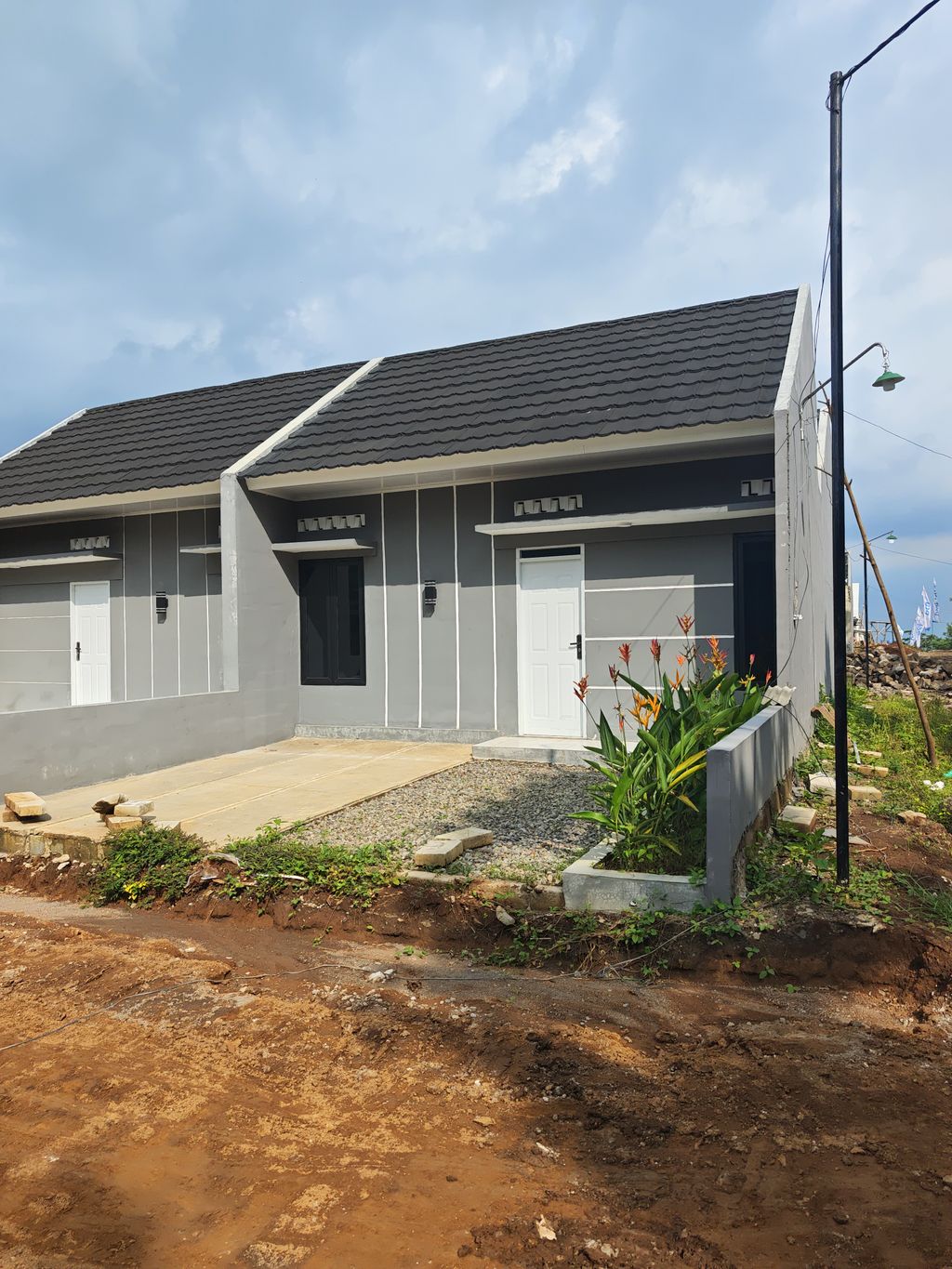 foto contoh rumah perumahan Watugedehills