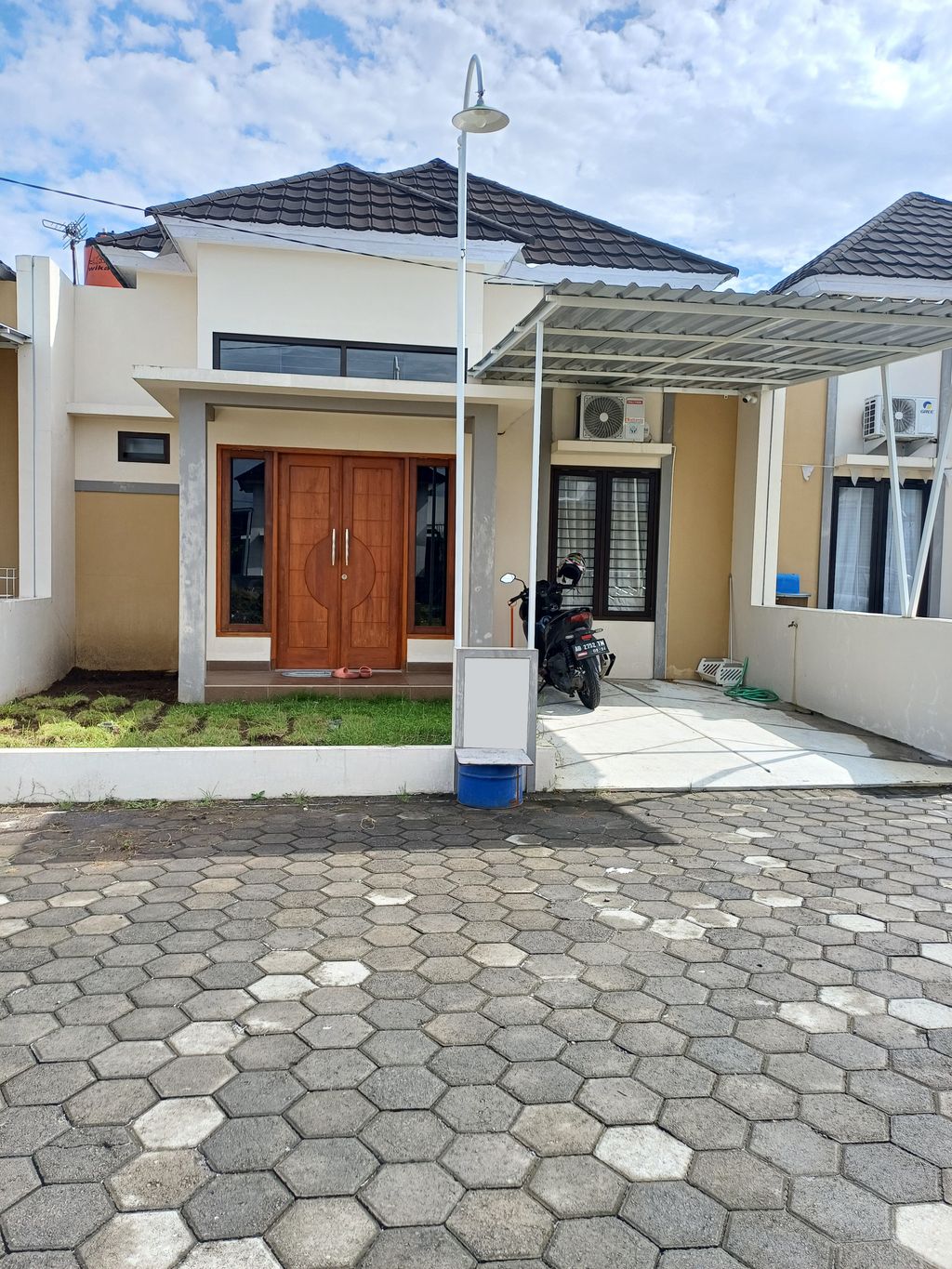 foto tampak rumah tipe 40 perumahan Grand Village Banguntapan