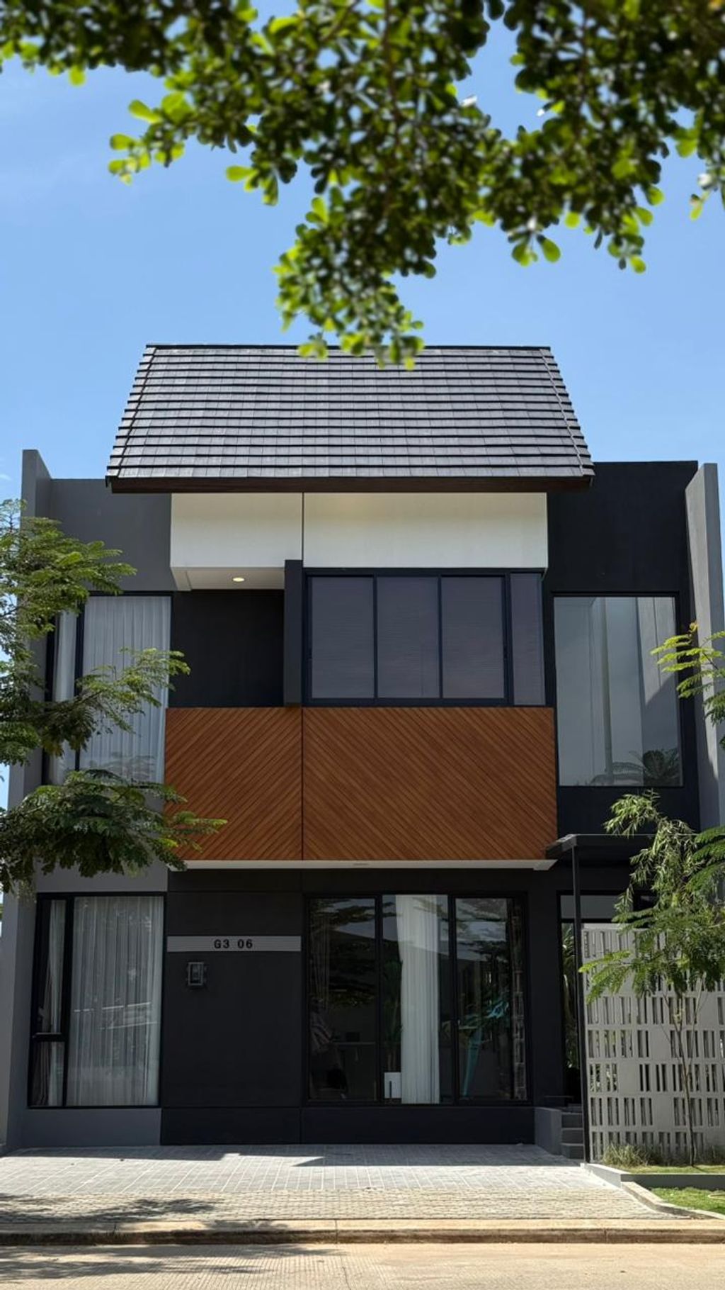 foto tampak rumah tipe 100/120 perumahan H City Sawangan Depok