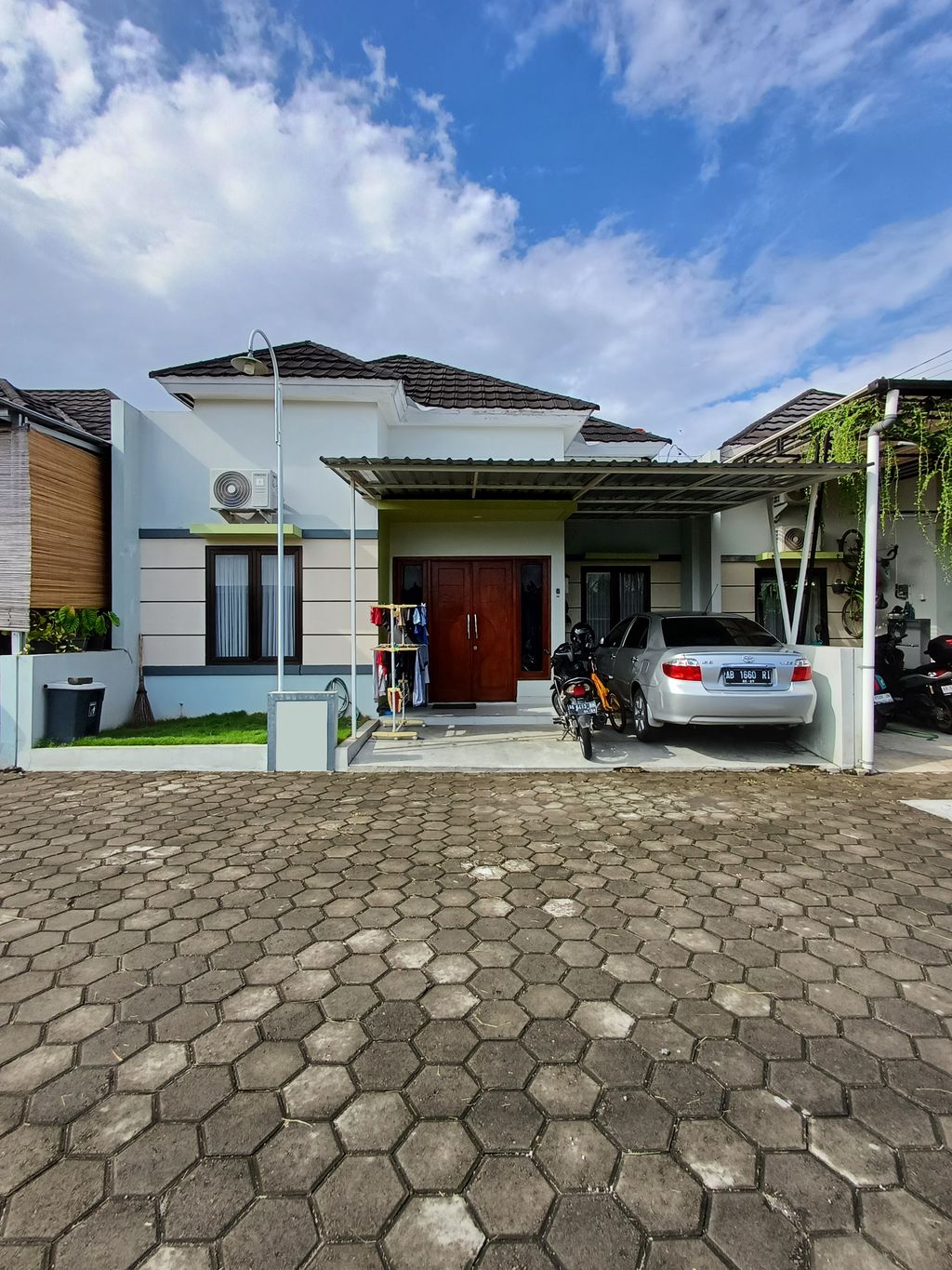 foto tampak rumah tipe 50 perumahan Grand Village Banguntapan