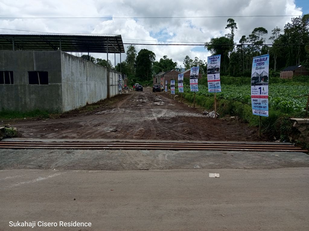 foto gerbang perumahan Sukahaji Cisero Residence