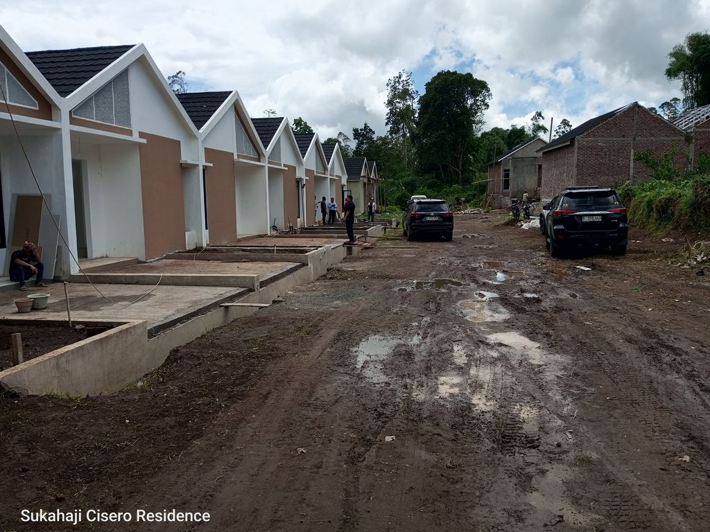 foto posisi tengah perumahan Sukahaji Cisero Residence