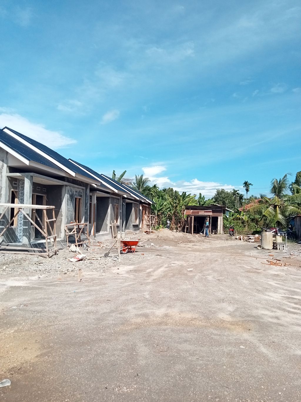 foto posisi tengah perumahan WANEKA GREEN LAND 4