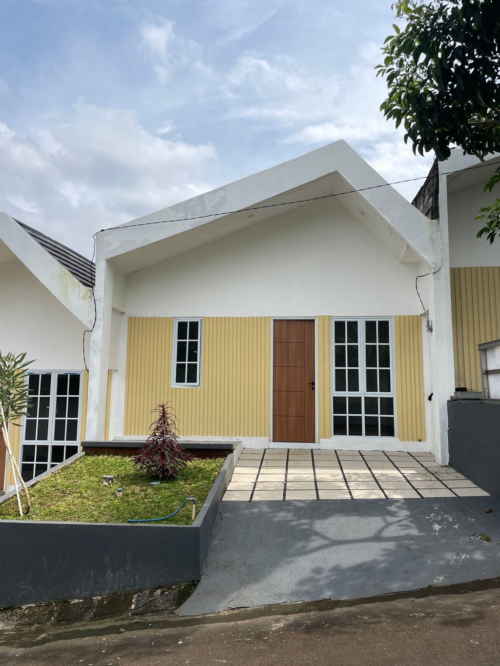 foto contoh rumah perumahan PESONA KENARI TOWNHOUSE