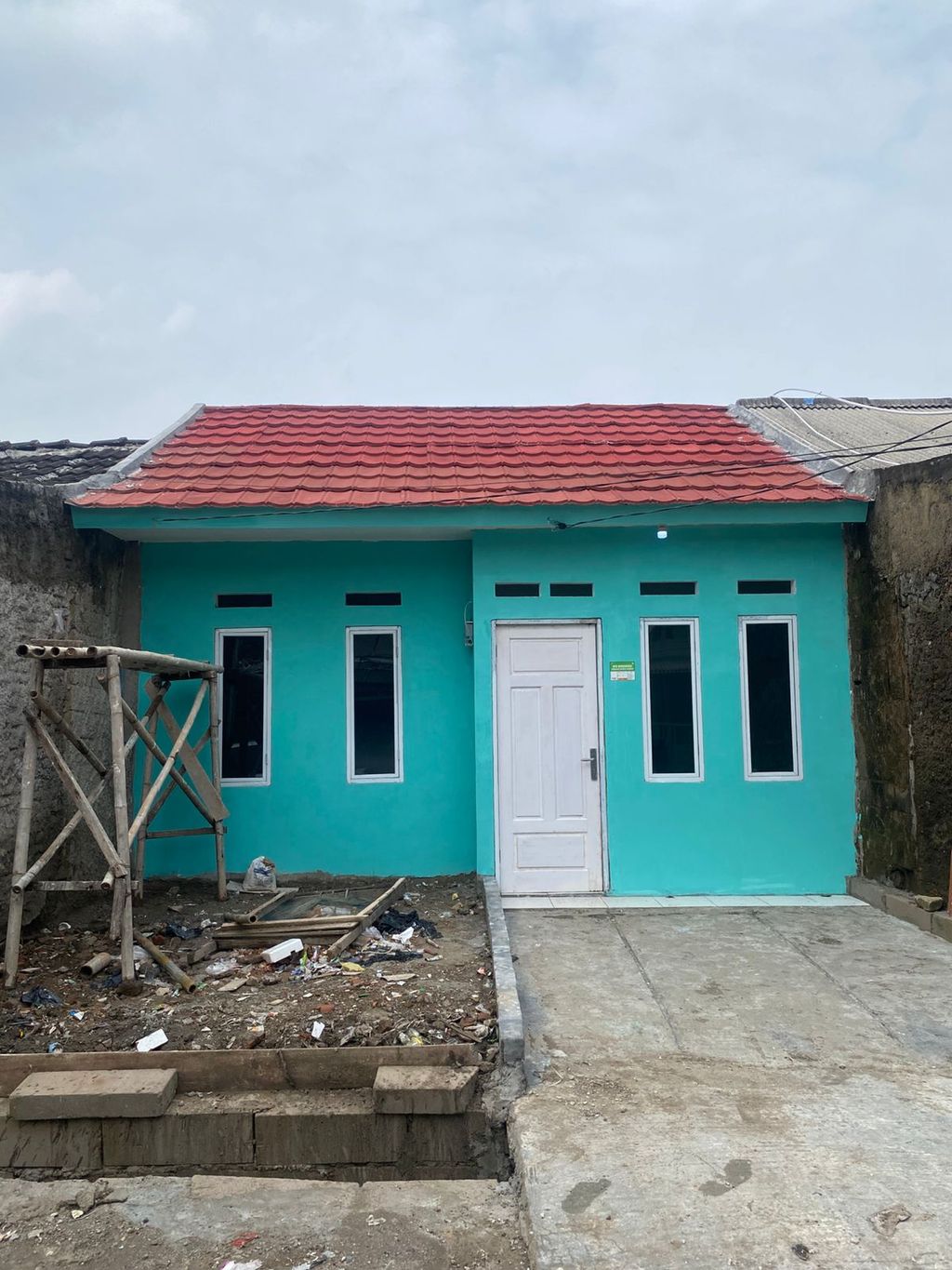 foto tampak rumah tipe subsidi perumahan Villa Permata Cikampek 2
