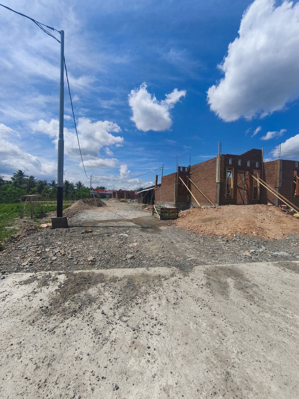 foto posisi tengah perumahan RIFKA LESTARI 4 TINELO