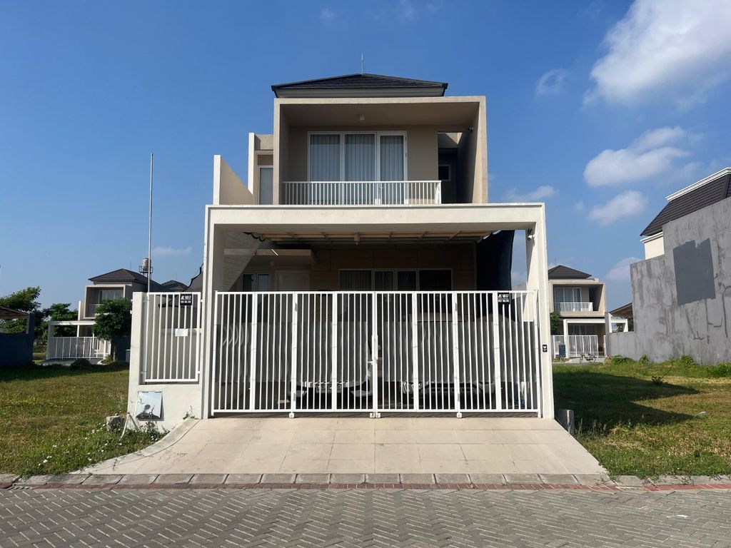 foto tampak rumah tipe 121/112 Alt. 2 perumahan Puri Galaxy