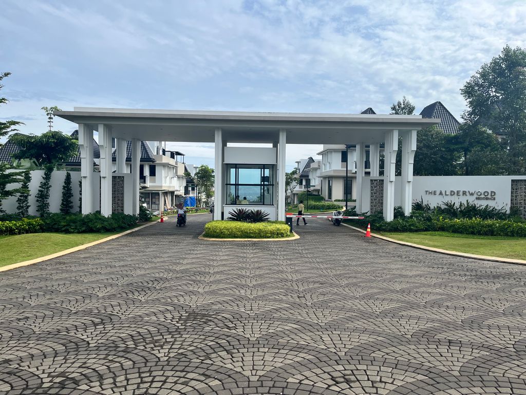 foto gerbang perumahan The Alderwood Residence