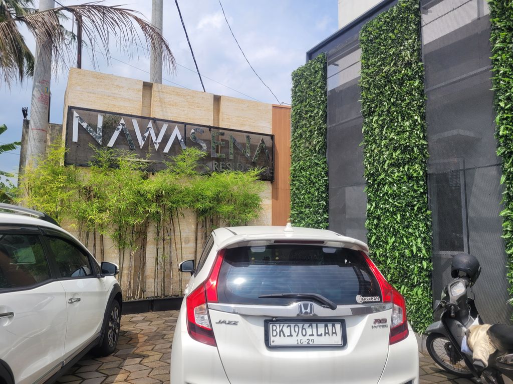foto gerbang perumahan Nawasena Residence