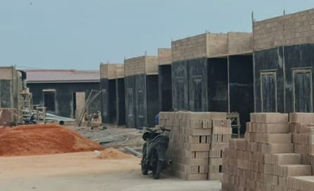 foto tampak rumah tipe 30/147 perumahan BLOK SERUNI KAWASAN DEVIN SPRING GARDEN