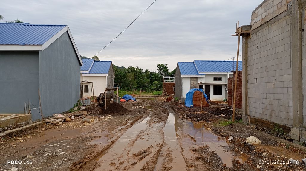 foto posisi tengah perumahan Grand Tanralili Residence