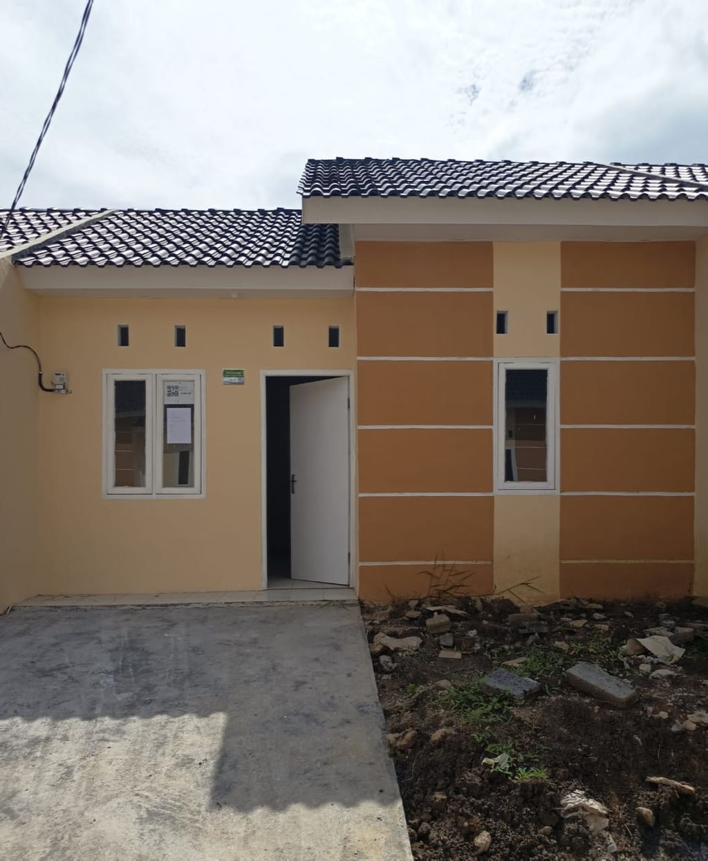 foto tampak rumah tipe T.30 perumahan PESONA LEBAK WANGI 2 TAHAP 2