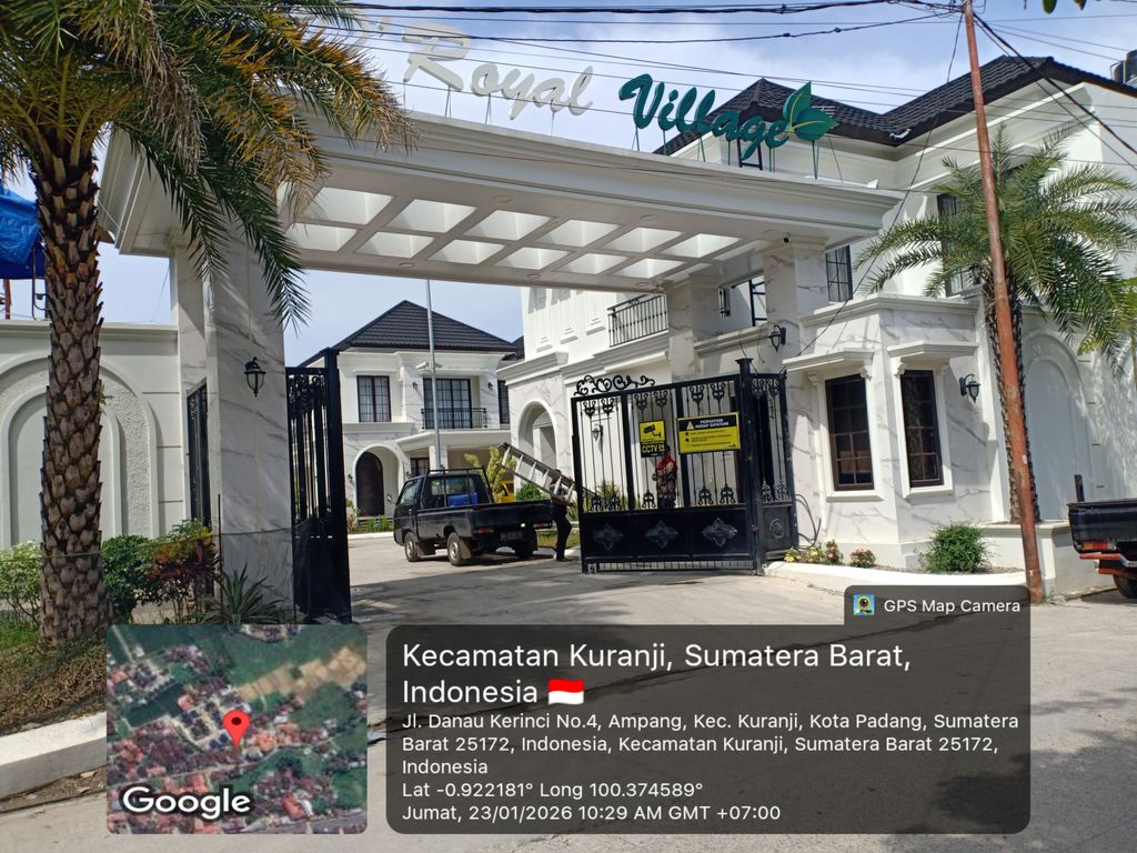foto gerbang perumahan CLUSTER VILLAGIO