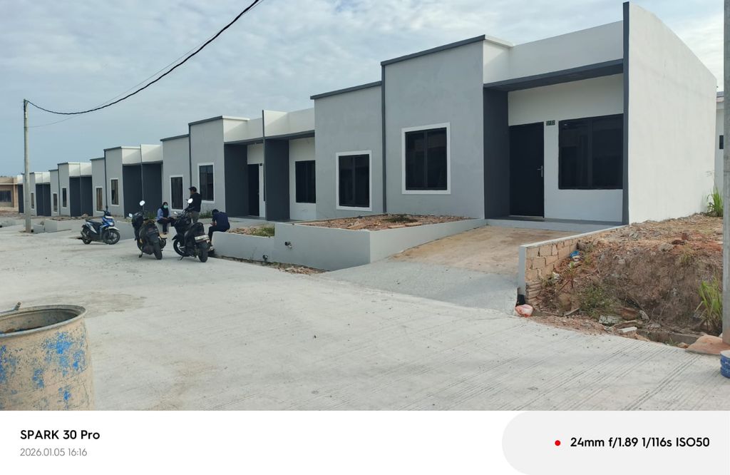 foto tampak rumah tipe 30/125 perumahan BLOK SERUNI KAWASAN DEVIN SPRING GARDEN