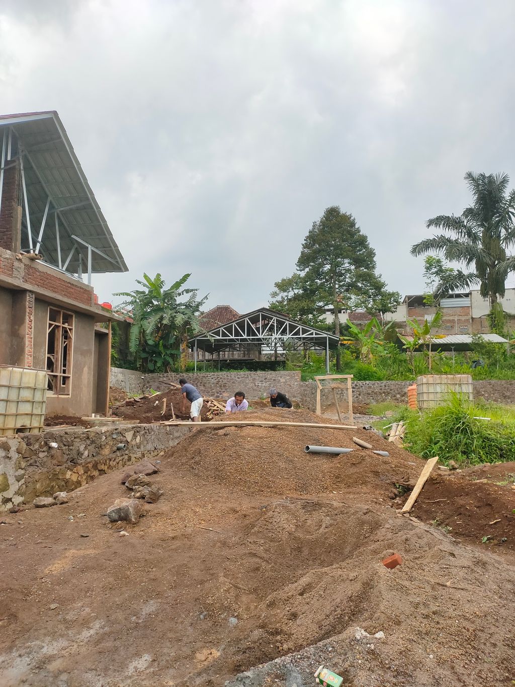 foto posisi tengah perumahan GRAND JATIHURIP NEW LAND