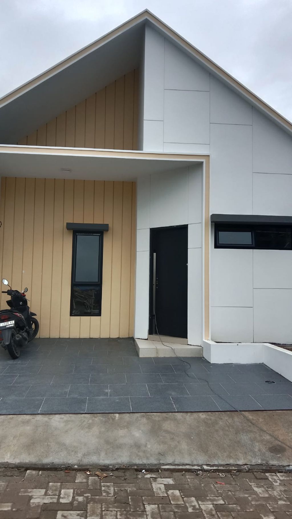 foto tampak rumah tipe 45 perumahan CILEGON HILLS RESIDENCE