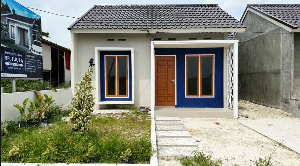 foto tampak rumah tipe T.36/108 perumahan NEW GARUDA SAKTI 45