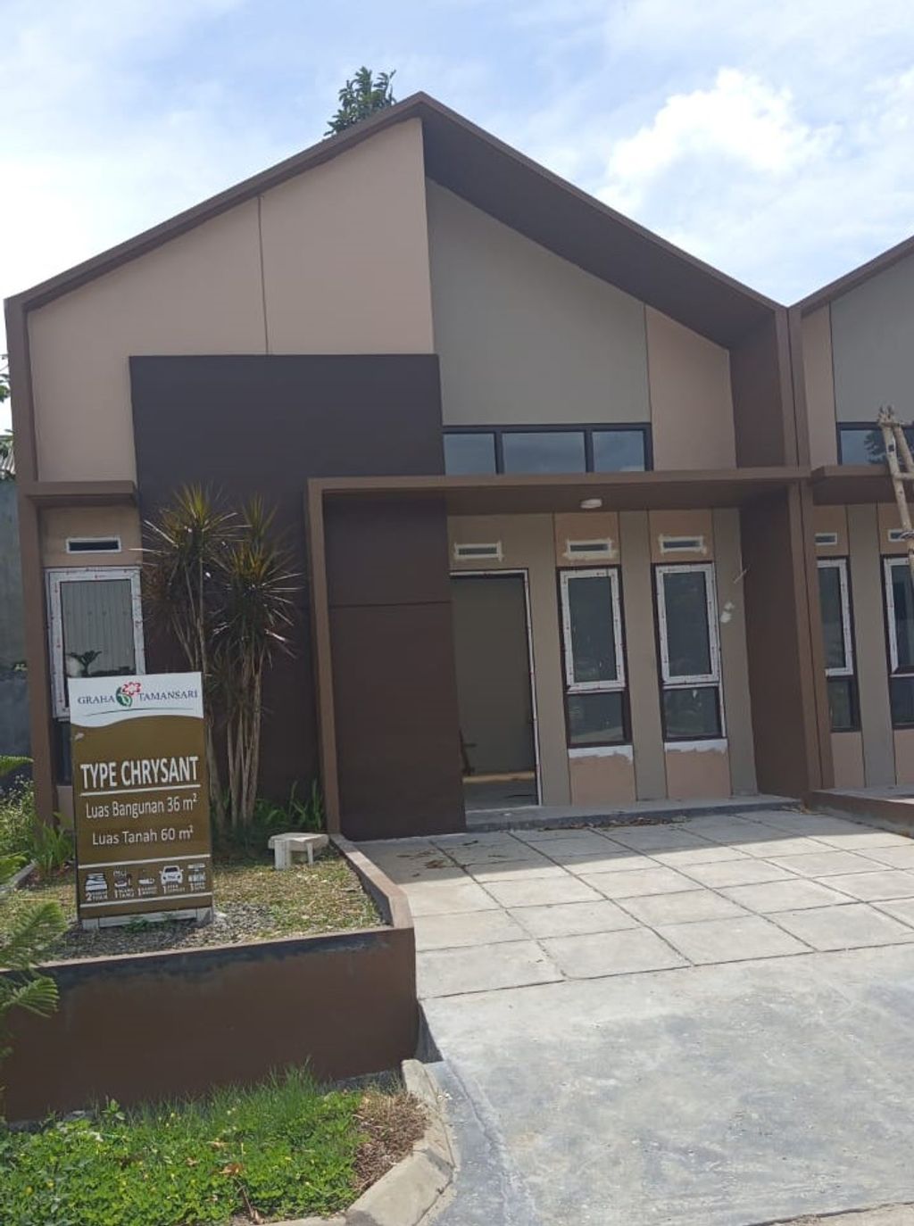 foto tampak rumah tipe CHRYSANT 36/60 perumahan GRAHA TAMANSARI