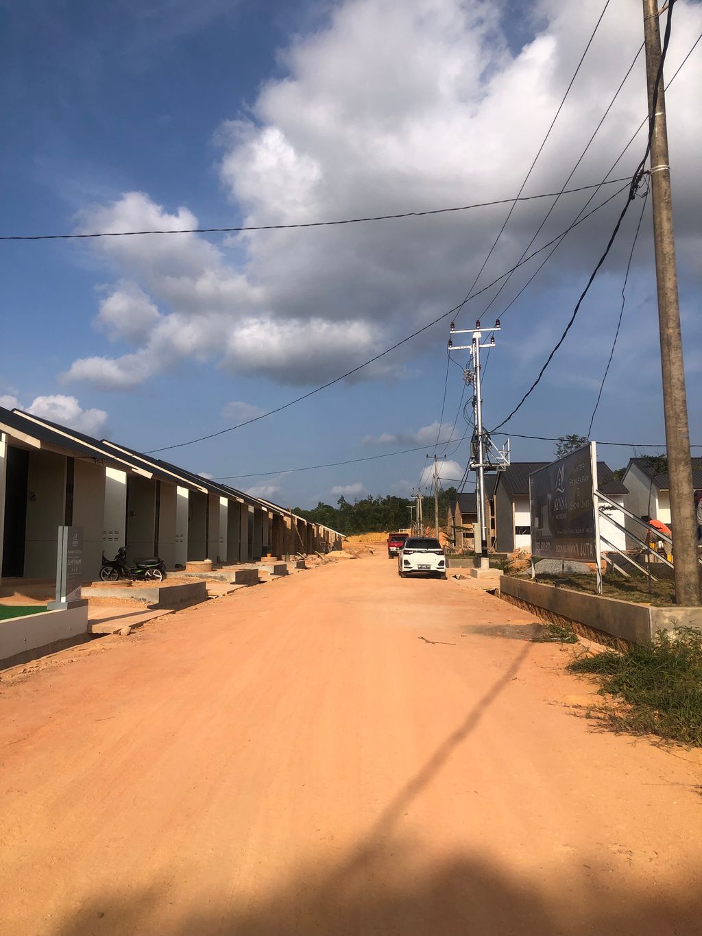 foto gerbang perumahan AYANA RESIDENCE