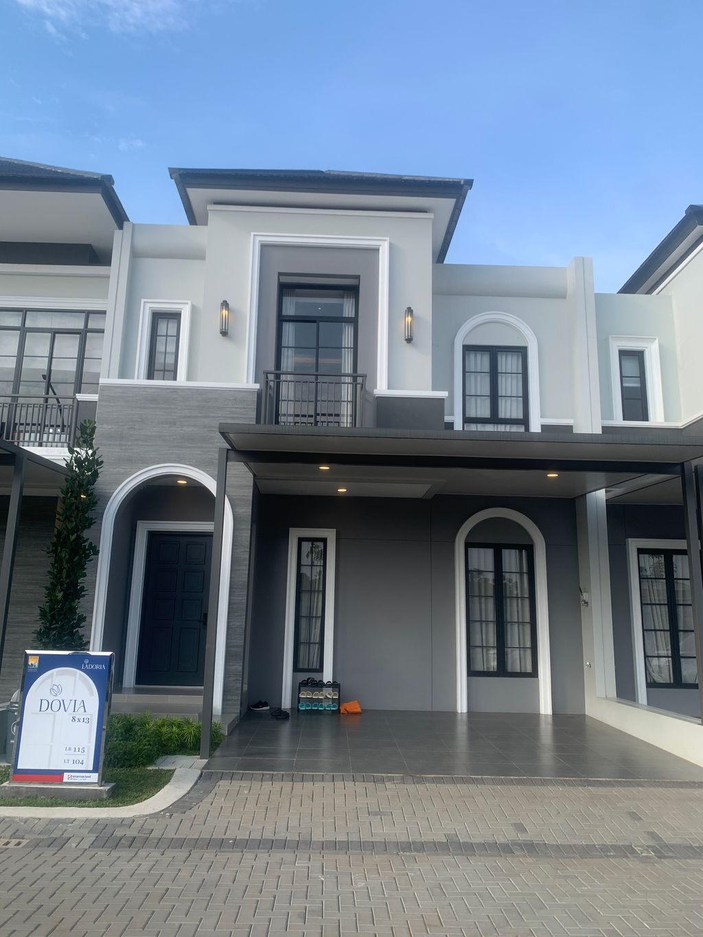 foto contoh rumah perumahan GRAND WISATA - CLUSTER DOVIA