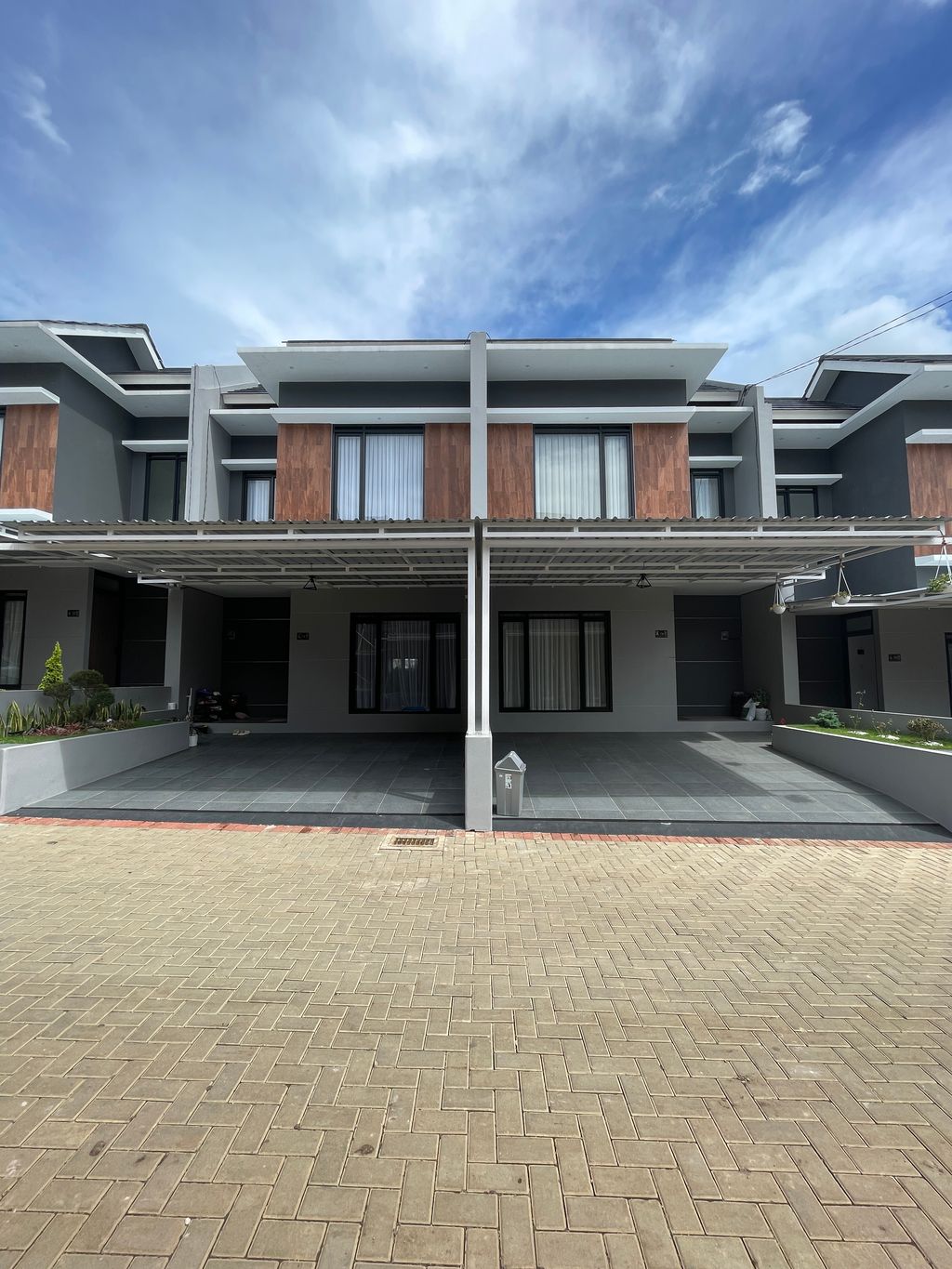 foto tampak rumah tipe 70 perumahan Narra Residence